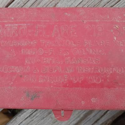 Miro-Flare 219-3P Warning triangle flares = with case