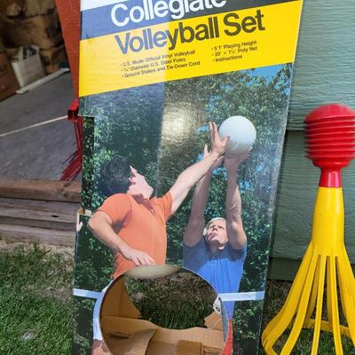 Volleyball set, vintage basket game, box o cups
