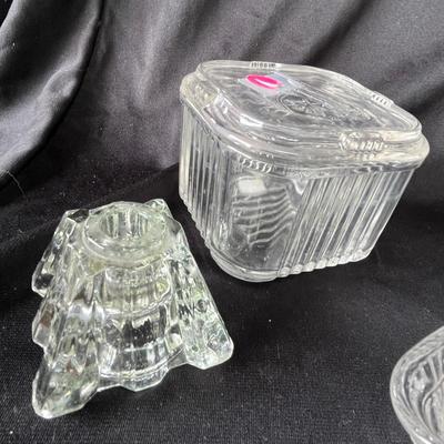Lot 60 Lot of crystal glass