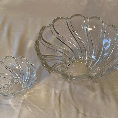 Swirl glass ware