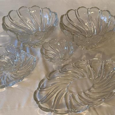 Swirl glass ware