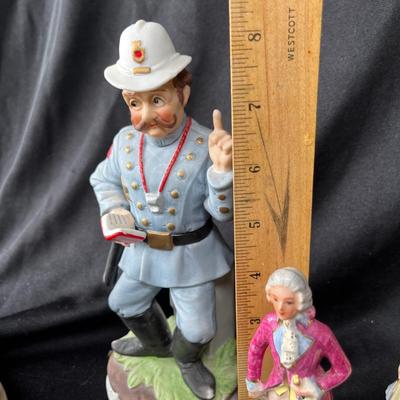 Lot 86 Figurines