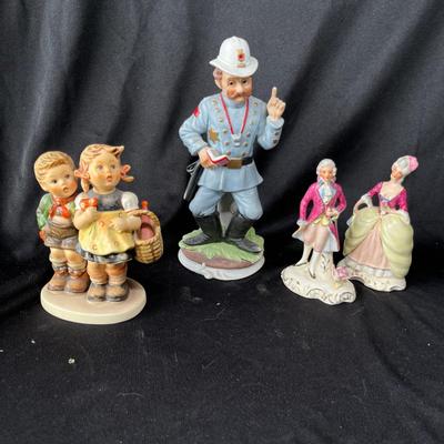 Lot 86 Figurines