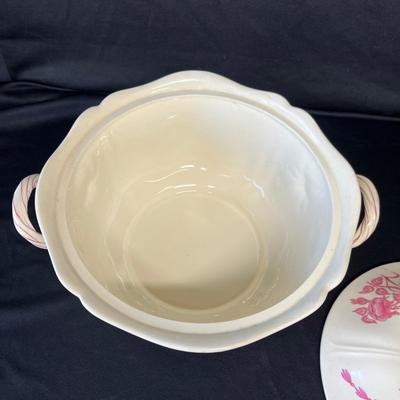 Lot 91 Williamsburg Husk by Wedgwood Soup tureen