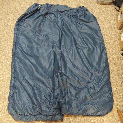 Eastern Mountain Sports Sleeping Bag (LC-BBL)