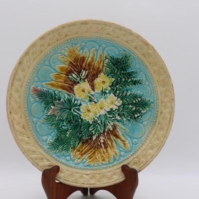 MAJOLICA Antique Basketweave & Fern Plate