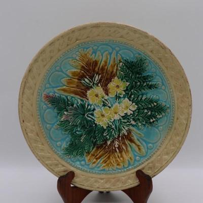 MAJOLICA Antique Basketweave & Fern Plate