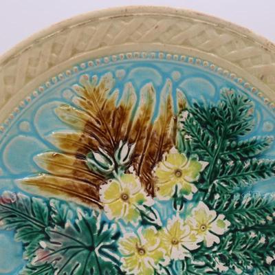 MAJOLICA Antique Basketweave & Fern Plate