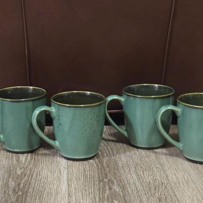 Set of Green and Dark Gray Ceramic Coffee Mugs