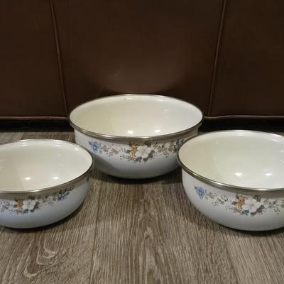 Metal Enamel Floral Nesting Bowls