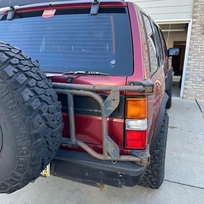 1992 4WD NISSAN PATHFINDER 228K **NO RESERVE**