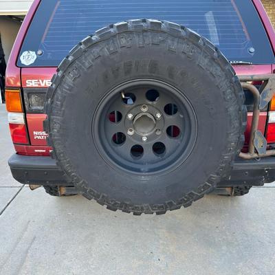 1992 4WD NISSAN PATHFINDER 228K **NO RESERVE**