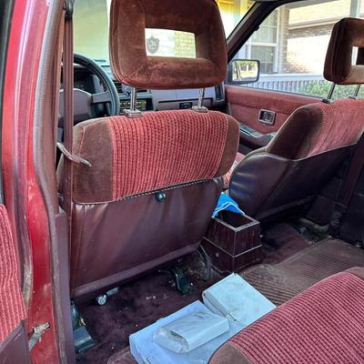 1992 4WD NISSAN PATHFINDER 228K **NO RESERVE**