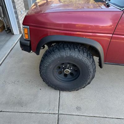 1992 4WD NISSAN PATHFINDER 228K **NO RESERVE**