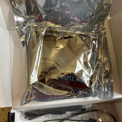 NEW THUNDERBOLT GIGABYTE GC-MAPLE RIDGE