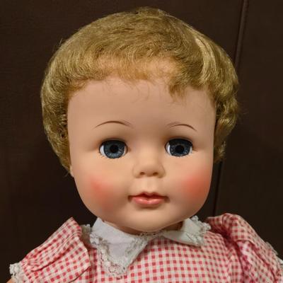 Vintage 1961 IDEAL-Kissy THE New KISSING DOLL