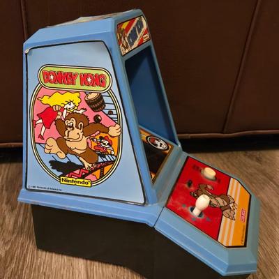 1981 Nintendo Donkey Kong Video Game