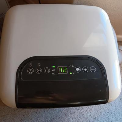 PORTABLE ON CASTERS AEON AIR CONDITIONER