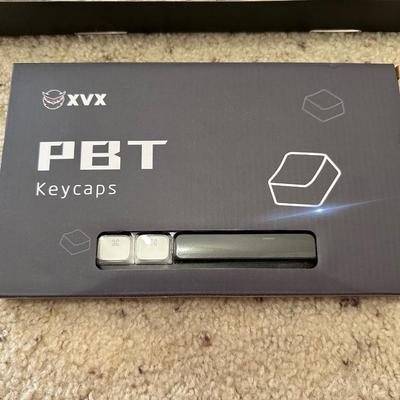 CABLE COMBS, POWER SUPPLY SLEEVED CABLE, PBT KEYCAPS