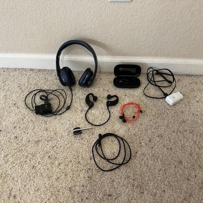 ALTEC WIRELESS AND LEVEL WIRED HEADPHONES PLUS EARBUDS