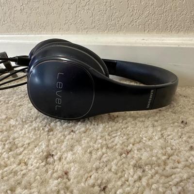 ALTEC WIRELESS AND LEVEL WIRED HEADPHONES PLUS EARBUDS
