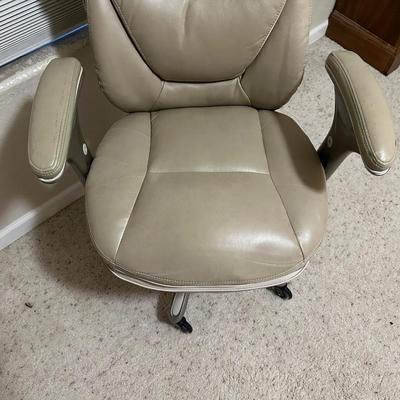 VERY NICE SERTA DESK CHAIR