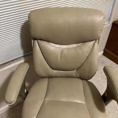 VERY NICE SERTA DESK CHAIR