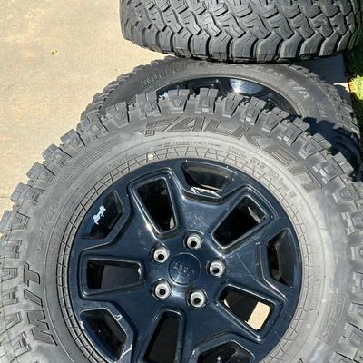 5 FALKEN WILDPEAK M/T LT285/70R17 121/118Q