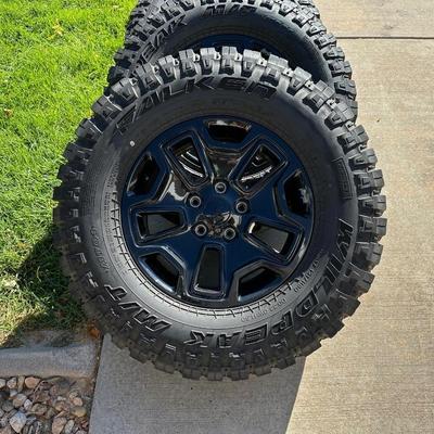5 FALKEN WILDPEAK M/T LT285/70R17 121/118Q