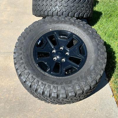 5 FALKEN WILDPEAK M/T LT285/70R17 121/118Q