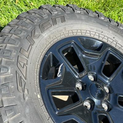5 FALKEN WILDPEAK M/T LT285/70R17 121/118Q