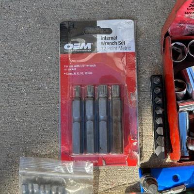 MANY SOCKETS, INTERNAL WRENCH SET AND MORE