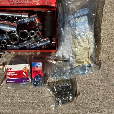 MANY SOCKETS, INTERNAL WRENCH SET AND MORE
