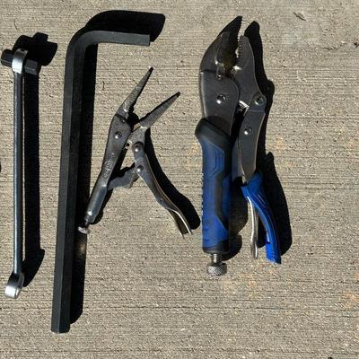 VARIETY OF HAND TOOLS (2)