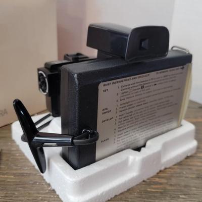 Poloroid Clincher Camera