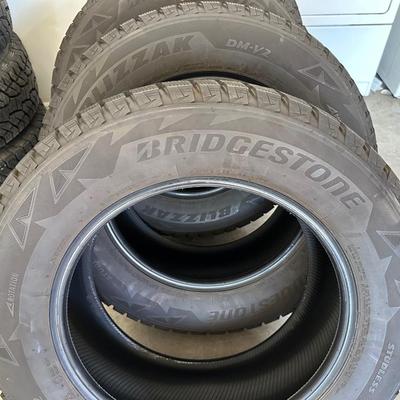 4 LIKE NEW BRIDGESTONE BLIZZAK TIRES PLUD