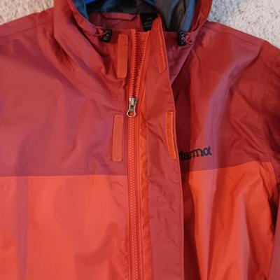 MEN'S MARMOT HOODED JACKET (XL) AND LINCS LIGHTWEIGHT JACKET (L)