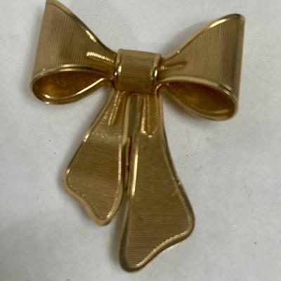 Gold Tone Bow Tie Brooch Pin