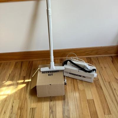 Oreck Portable XL Vacuum (2B-MK)