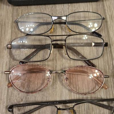 Large Lot of Readers and Cases