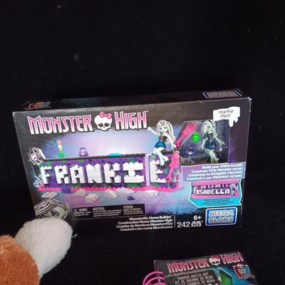 NEW MONSTER HIGH MEGA BLOKS, & FASHION SKETCH SET