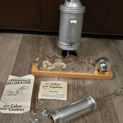 Cake & Cookie Frosting/Icing Decorators