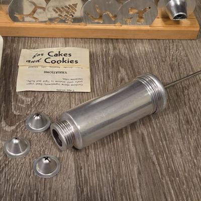 Cake & Cookie Frosting/Icing Decorators