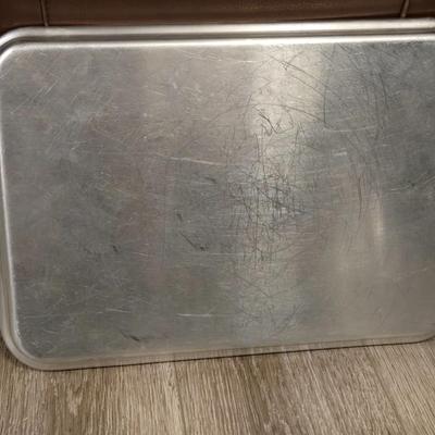 Various Size Muffin Pans & Cake Pan Lid