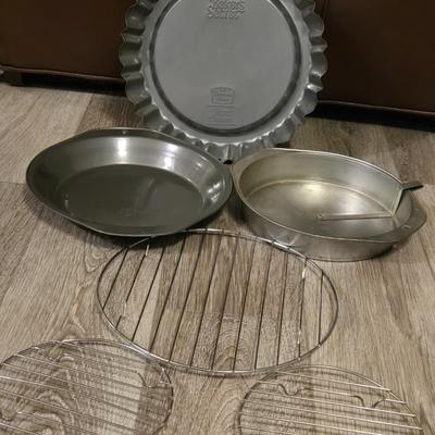 Cake Pans & Cooling Racks