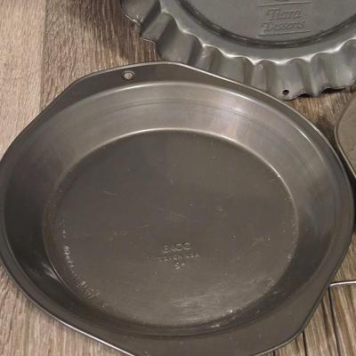 Cake Pans & Cooling Racks