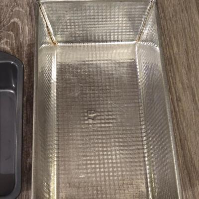 Loaf Pans and Cooling Rack