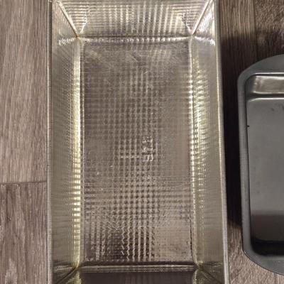 Loaf Pans and Cooling Rack