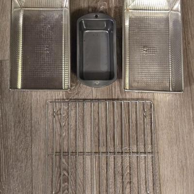 Loaf Pans and Cooling Rack