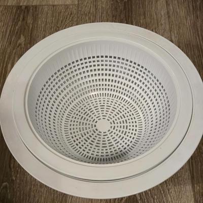 Pampered Chef Bowls & Strainers Nesting Set